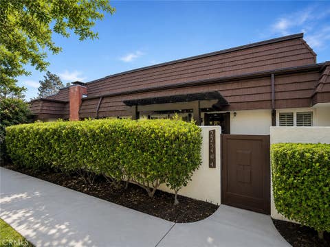 Photo of 22540 Jeffrey Mark Court #4, Chatsworth, CA 91311 (MLS # SR26165042)