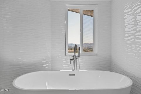 Tiny photo for 542 San Clemente Way, Camarillo, CA 93010 (MLS # V1-33516)