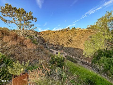 Tiny photo for 542 San Clemente Way, Camarillo, CA 93010 (MLS # V1-33516)