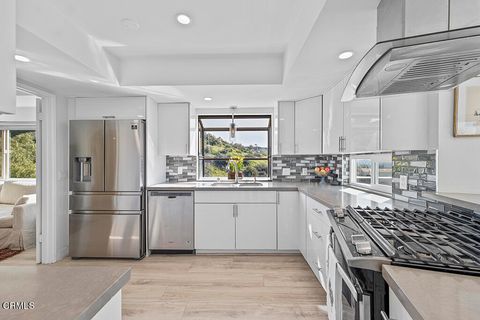 Tiny photo for 542 San Clemente Way, Camarillo, CA 93010 (MLS # V1-33516)