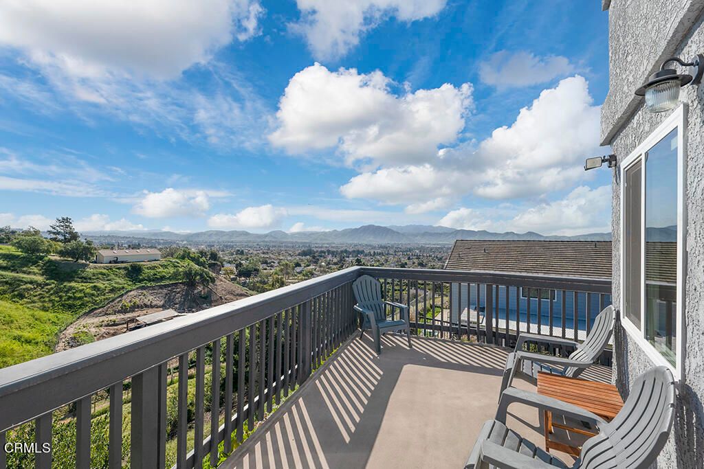 Photo of 542 San Clemente Way, Camarillo, CA 93010 (MLS # V1-33516)