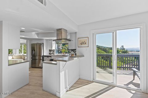 Tiny photo for 542 San Clemente Way, Camarillo, CA 93010 (MLS # V1-33516)