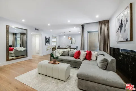 439 N Doheny Drive Unit 204, Beverly Hills, CA 90210 - MLS#: 25568545