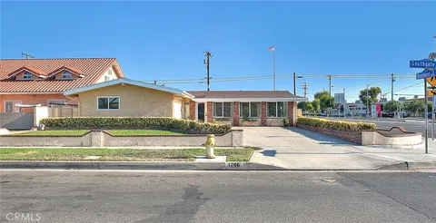 1746 W Southgate Avenue, Fullerton, CA 92833 - MLS#: CV25184116