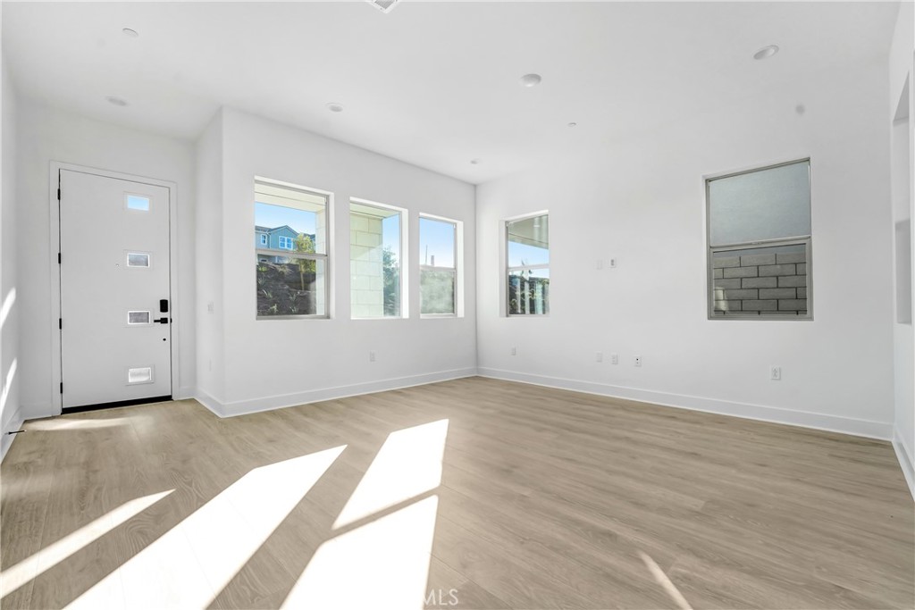 27346 Creekwood Lane