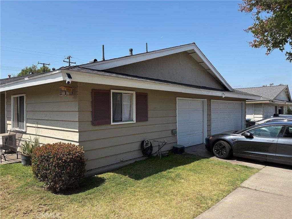 Photo of 1908 E Rose Avenue, Orange, CA 92867 (MLS # PW26101398)