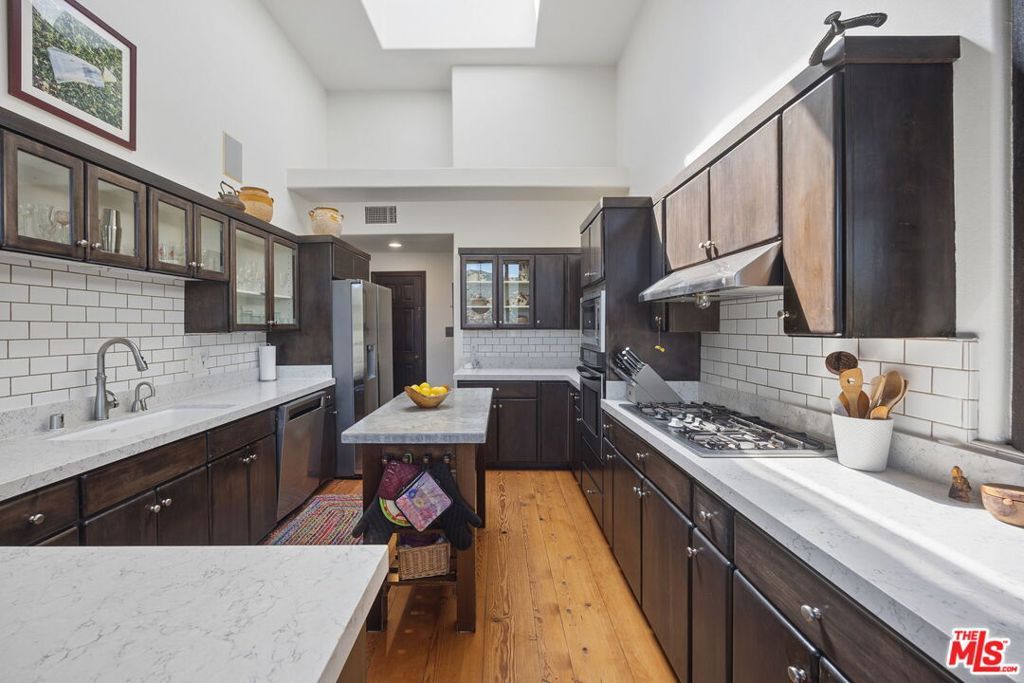 Photo of 26311 Fairside Road, Malibu, CA 90265 (MLS # 26665739)