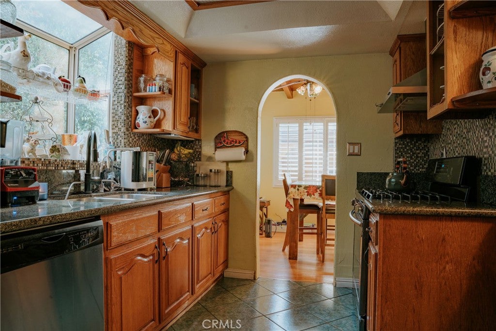 108 Coral View