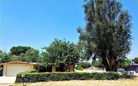 Photo of 4298 N H Street, San Bernardino, CA 92407 (MLS # IG25250338) Photo of 4298 N H Street, San Bernardino, CA 92407 (MLS # IG25250338)