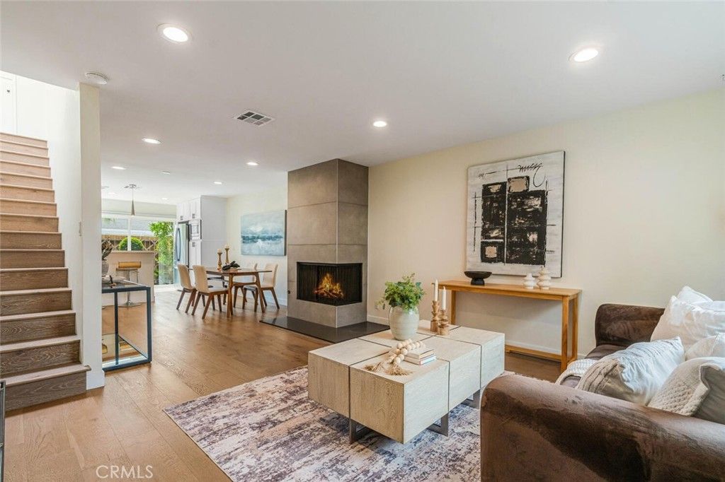 Photo of 617 Strand St #2, Santa Monica, CA 90405 (MLS # SR25227798)