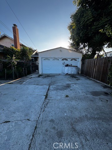 10311 S Grevillea Avenue