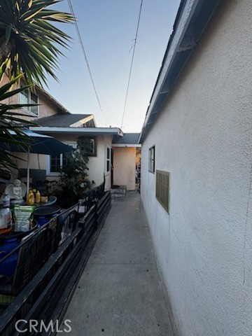 10311 S Grevillea Avenue