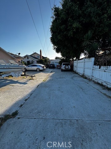 10311 S Grevillea Avenue