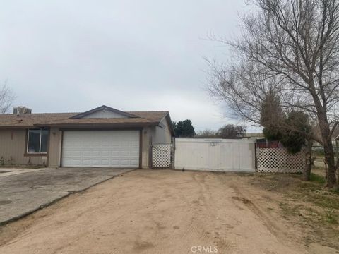 Photo of 9286 Espada Avenue, Hesperia, CA 92345 (MLS # SR26046439)