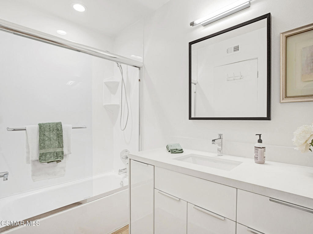 Westlake Bay-728 - 728 - Residential