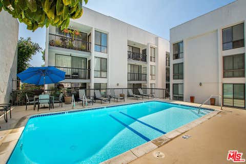 Photo of 906 N Doheny Drive #510, West Hollywood, CA 90069 (MLS # 26873365)
