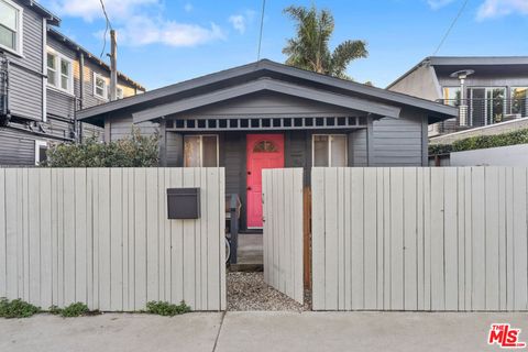 Photo of 2009 Dell Avenue, Venice, CA 90291 (MLS # 26647231)