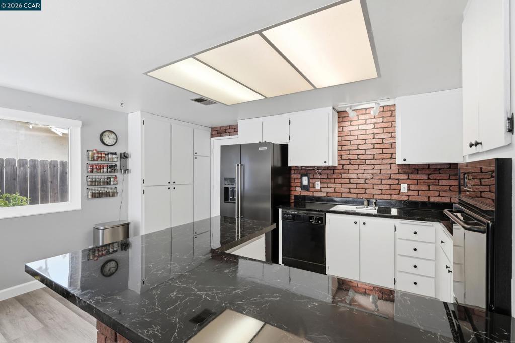 2870 Seville Cir