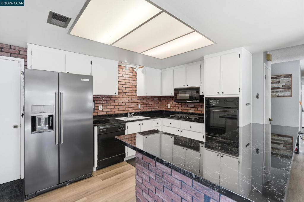 2870 Seville Cir