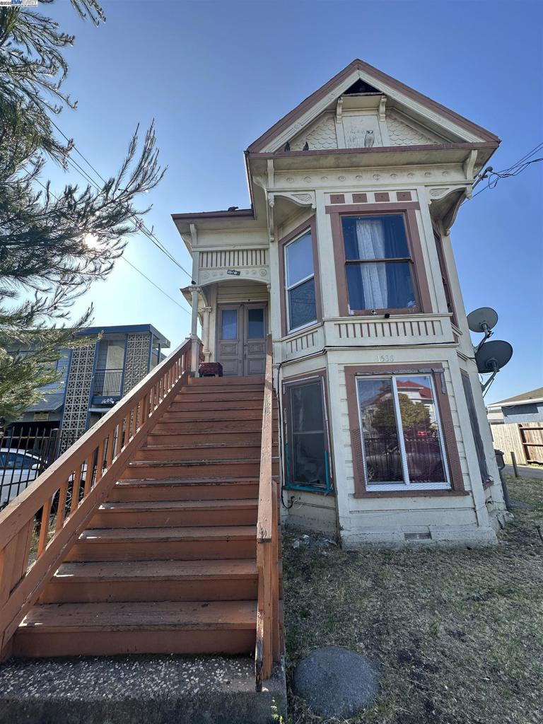 Huge investment potential for owner use or investors! First time on market in almost 30 years. Large victorian style duplex building size at 2,730 sq. ft. and approx. 1,365 sq. ft. per unit. A total of 5 bedrooms 2 bath. 2 bedroom 1 bath with a bonus bedroom in upper unit. 3 bedroom 1 bath in lower unit. Large lot size of 6,850 sq. ft. with spacious back yard that has potential to add an ADU to generate additional rental income. Wide, open parking area that comfortably fits 6+ cars offering easy access in and out. Long term and stable tenants of over 15 years without hassle to the current owner. Rents of each unit are $2,000/month in cash and always paid on-time. Convenient location, just one block from the busy International Blvd./E. 14th St with lots of shops, diners, grocery stores and bus lines.