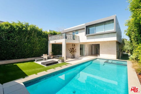 Photo of 730 San Vicente Boulevard, Santa Monica, CA 90402 (MLS # 26995993)