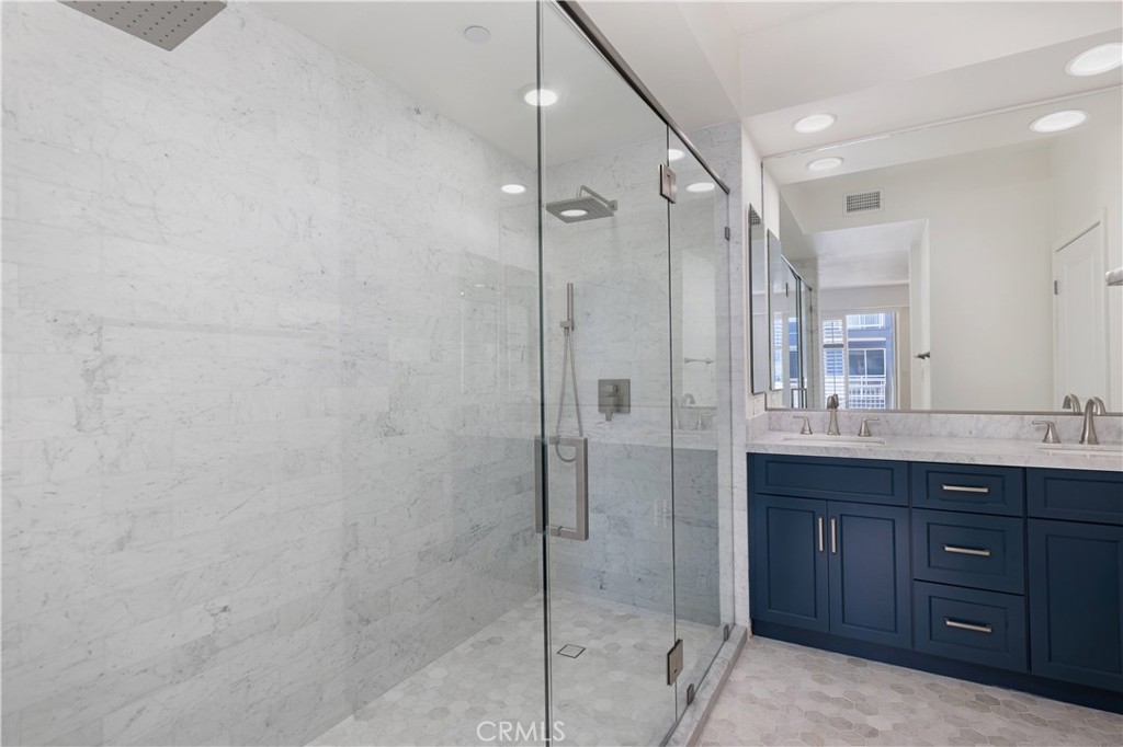 150 The Promenade N 202