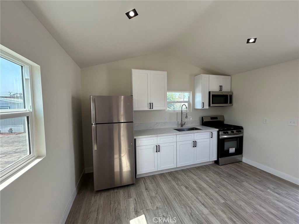 2548 Peck Road 25