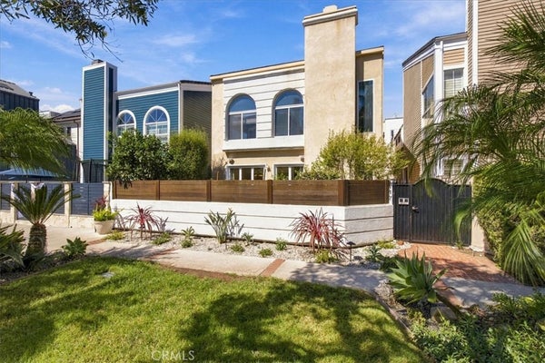 117 MAST MALL, MARINA DEL REY, CA 90292 - Image 3e5045da917a2bb14a8eccefb7f110cb/1761588273