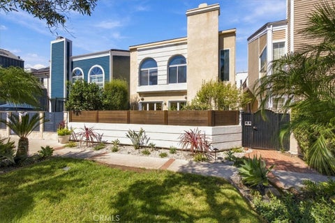 Photo of 117 Mast Mall MALL, Marina Del Rey, CA 90292 (MLS # SR26221528)