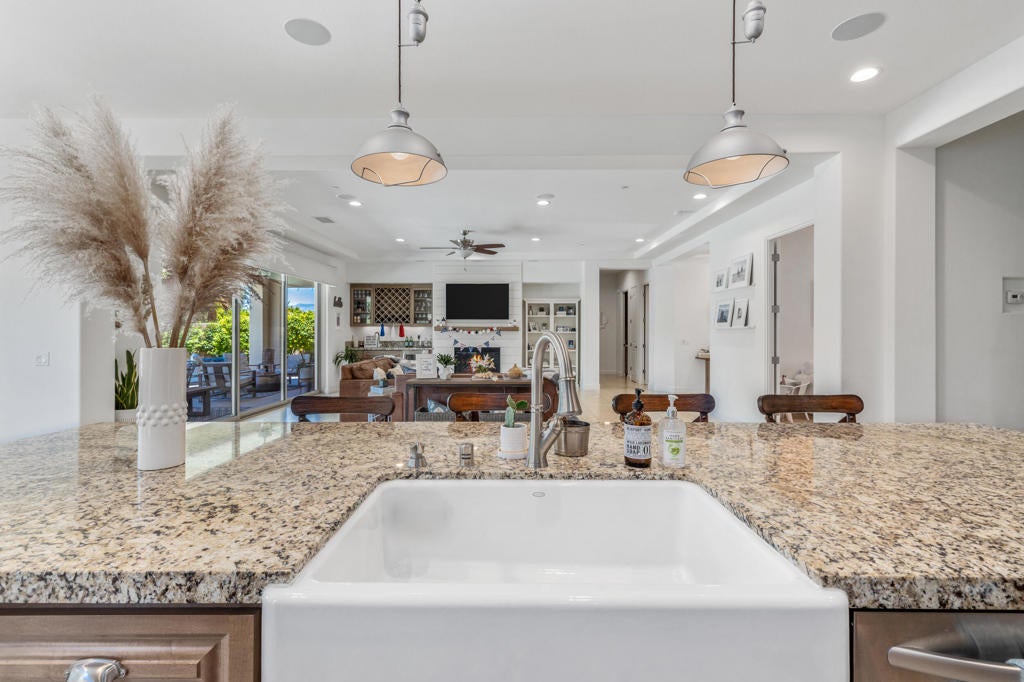 74114 Cosmopolitan Lane