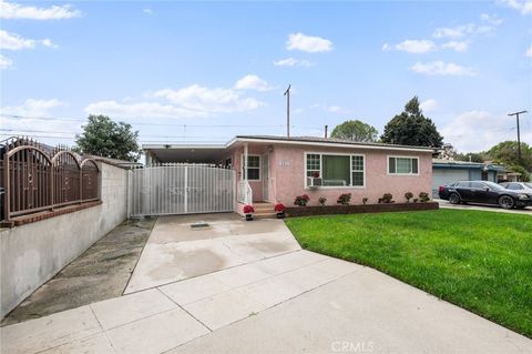 Photo of 352 E 49th St, Long Beach, CA 90805 (MLS # PW26001149)