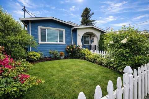 Photo of 2749 Parker Avenue, Oakland, CA 94605 (MLS # ML82041636)