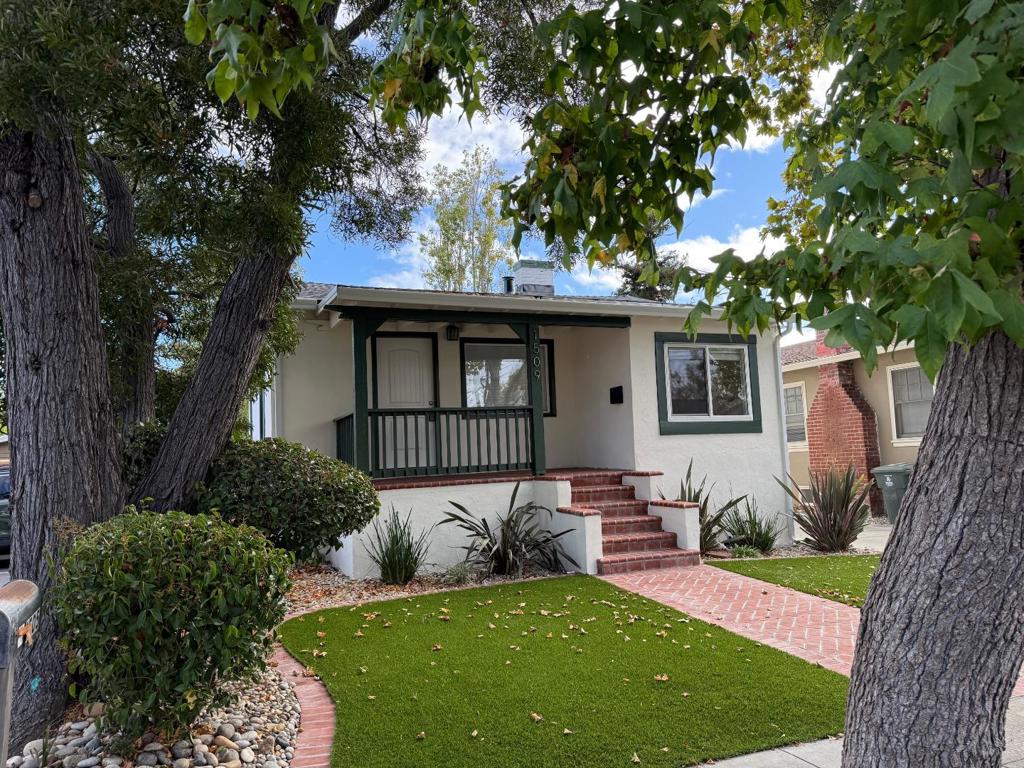 Total Upgrade in/out for this charming Hayward Park Home. 1 bedroom / 1 bathroom, Laminate Flooring with a custom remodeled kitchen and bathroom. Large back yard with one car garage. Private and serene yard that is low maintenance. ... This home is beautiful, Cozy and walking distance to Safeway, Downtown and Central Park. Easy access to Hwy 92/101/280/82. Don't Miss!
