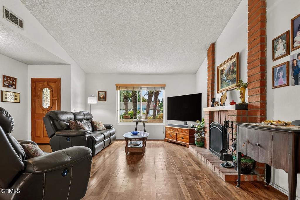 1553 Sierra Madre Drive