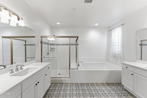 Tiny photo for 1600 Mulligan Street, Oxnard, CA 93036 (MLS # V1-38939)