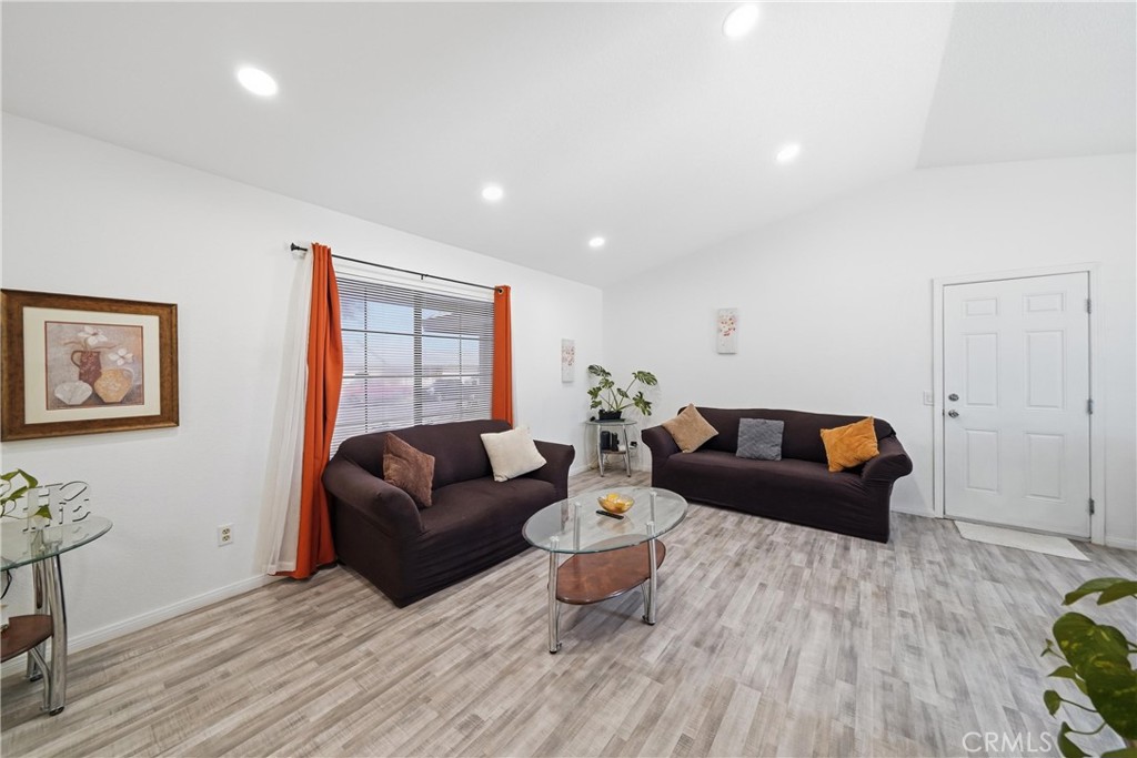 11663 Low Chaparral