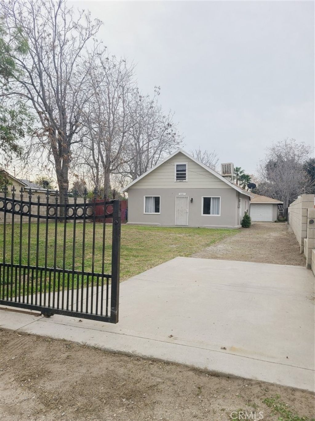 Photo of 1087 E 2nd Street, San Bernardino, CA 92408 (MLS # SR26063166)