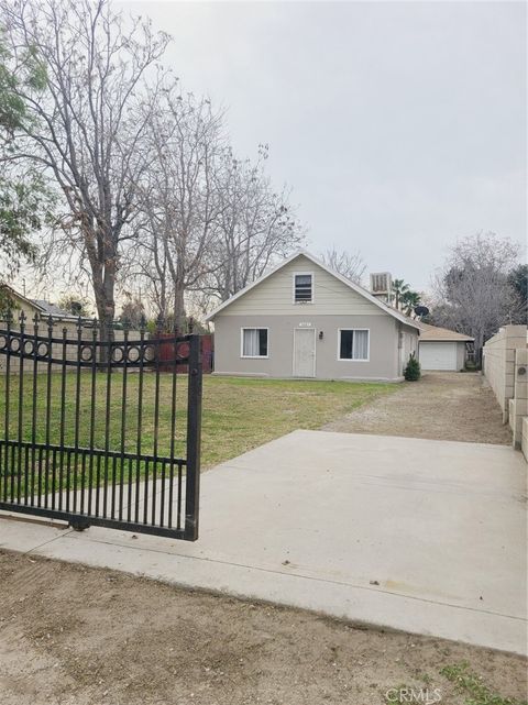 Photo of 1087 E 2nd Street, San Bernardino, CA 92408 (MLS # SR26063166)