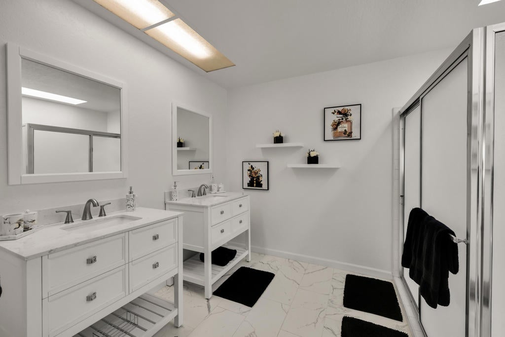 272 Avenida Del Sol