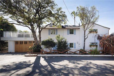 Photo of 31927 Hayes Place, Laguna Beach, CA 92651 (MLS # NP25281858)