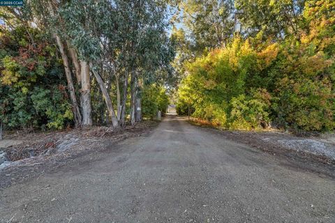 7441 Leisure Town Rd Vacaville CA 95688