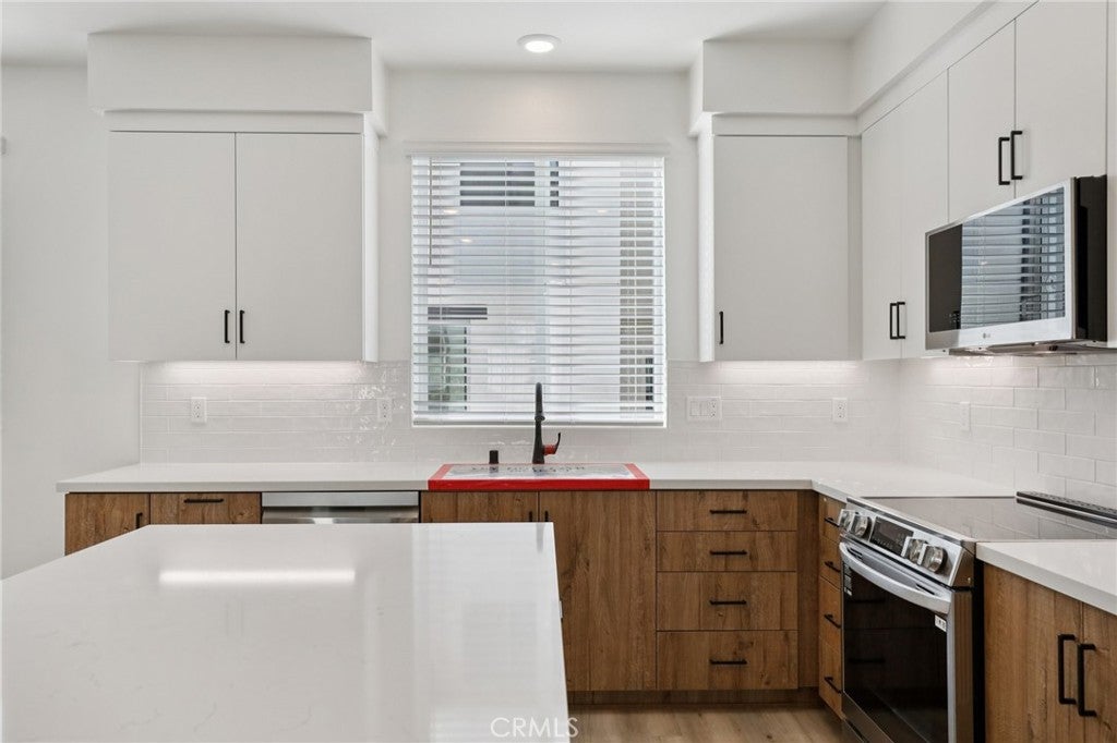 1693 Coral Sea Lane