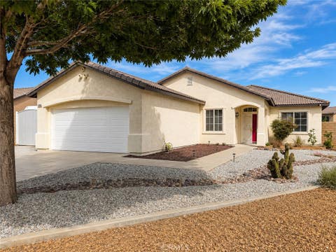 Photo of 13900 Nelliebell DR, Victorville, CA 92392 (MLS # CV26180749)