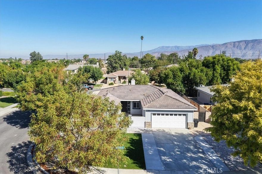 A fully remodeled 4-bedroom home with a private casita, featuring a spacious open floor plan, modern kitchen with granite countertops and stainless steel appliances, luxurious bathrooms, landscaped yards, and located in a quiet cul-de-sac. Perfect for comfort, privacy, and entertaining—must-see!