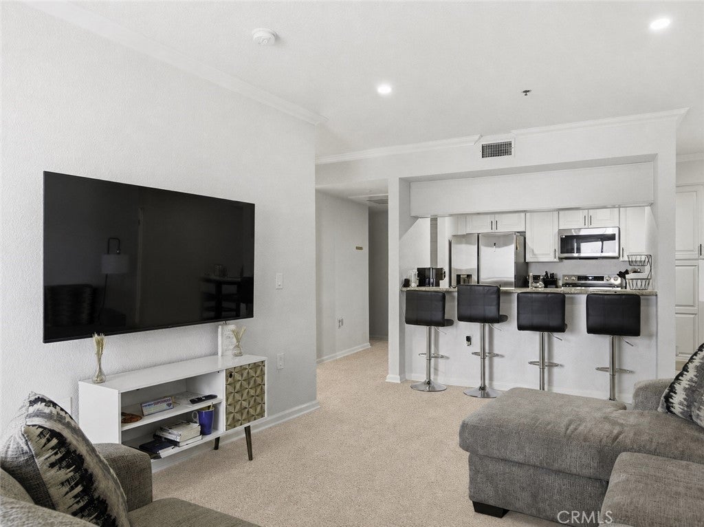 838 Pine AVE 215, Long Beach CA 90813