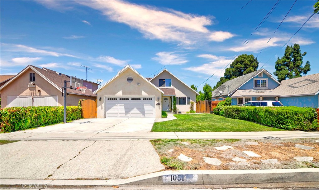 1051 W 184th