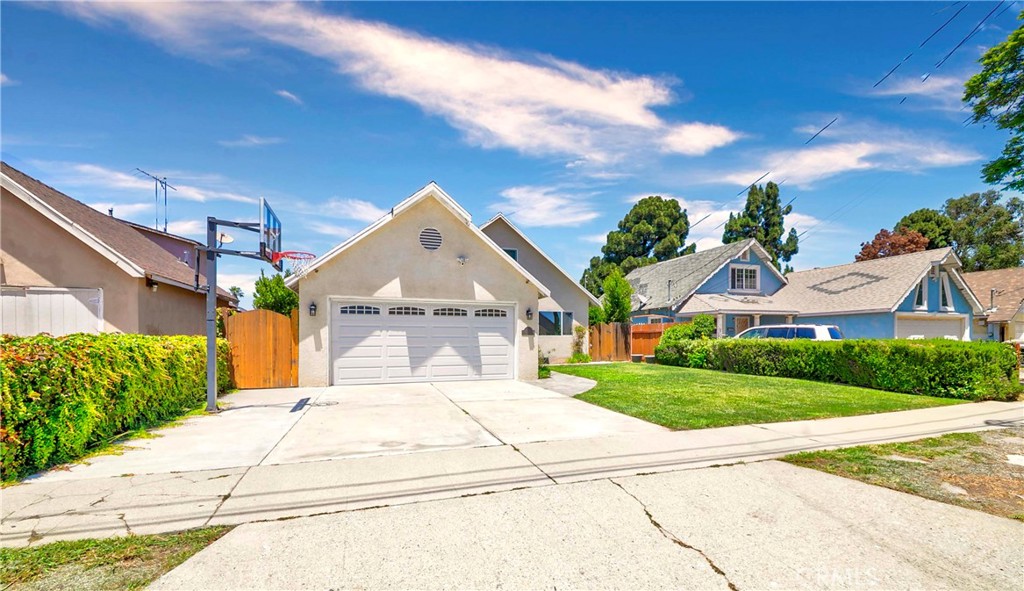 1051 W 184th