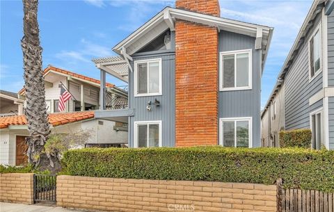 Photo of 812 W Balboa Blvd, Newport Beach, CA 92661 (MLS # PW26016536)