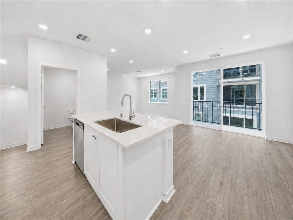 9425 N Sepulveda Blvd. 4