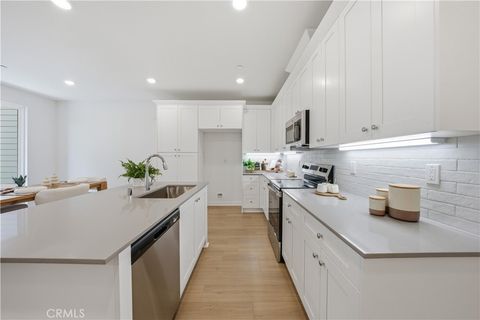 Photo of 9425 N Sepulveda Blvd. #4, North Hills, CA 91343 (MLS # SR26077873)